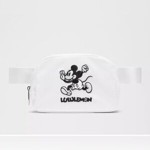 Disney x lululemon
Everywhere Belt Bag 1L Mickey in Motion Graphic
